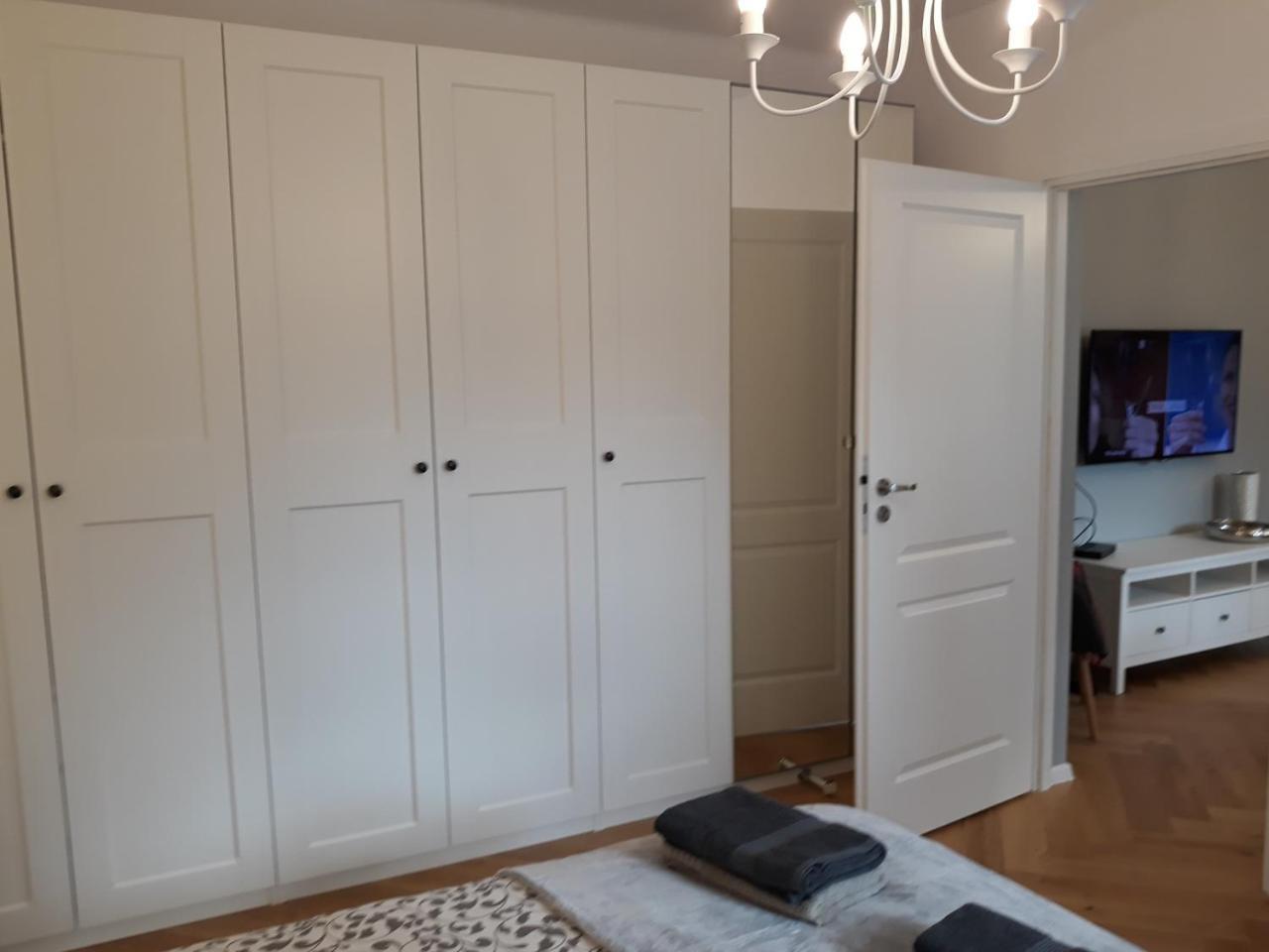 2 Bedroom City Center Apartment Катовице Экстерьер фото
