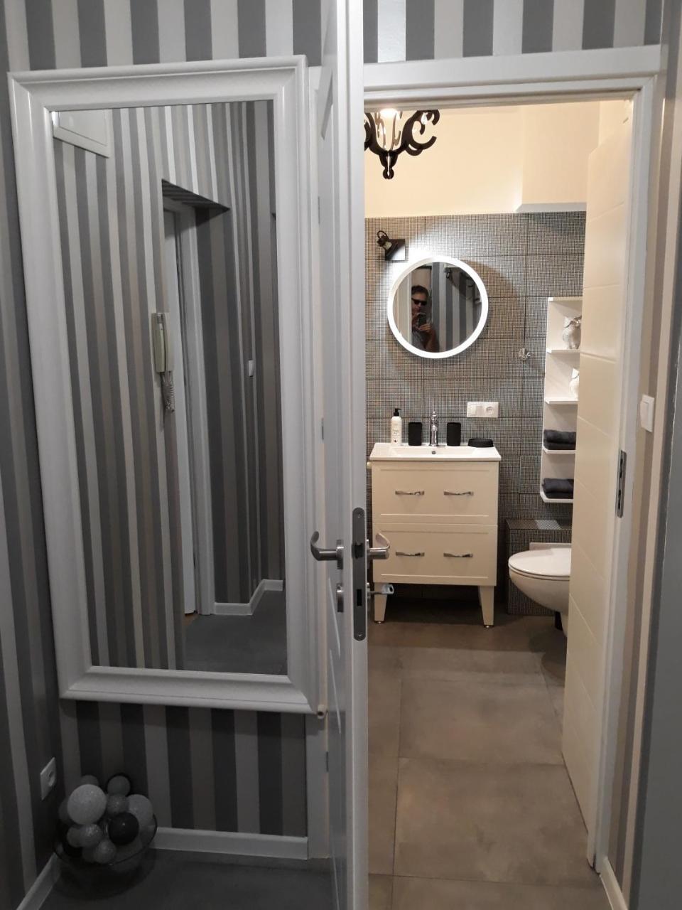 2 Bedroom City Center Apartment Катовице Экстерьер фото